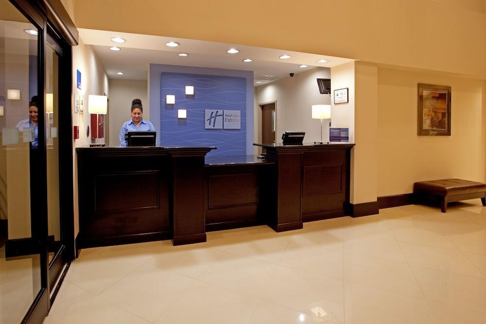 Holiday Inn Express Hotel & Suites Hope Mills-Fayetteville Airport By Ihg Dış mekan fotoğraf