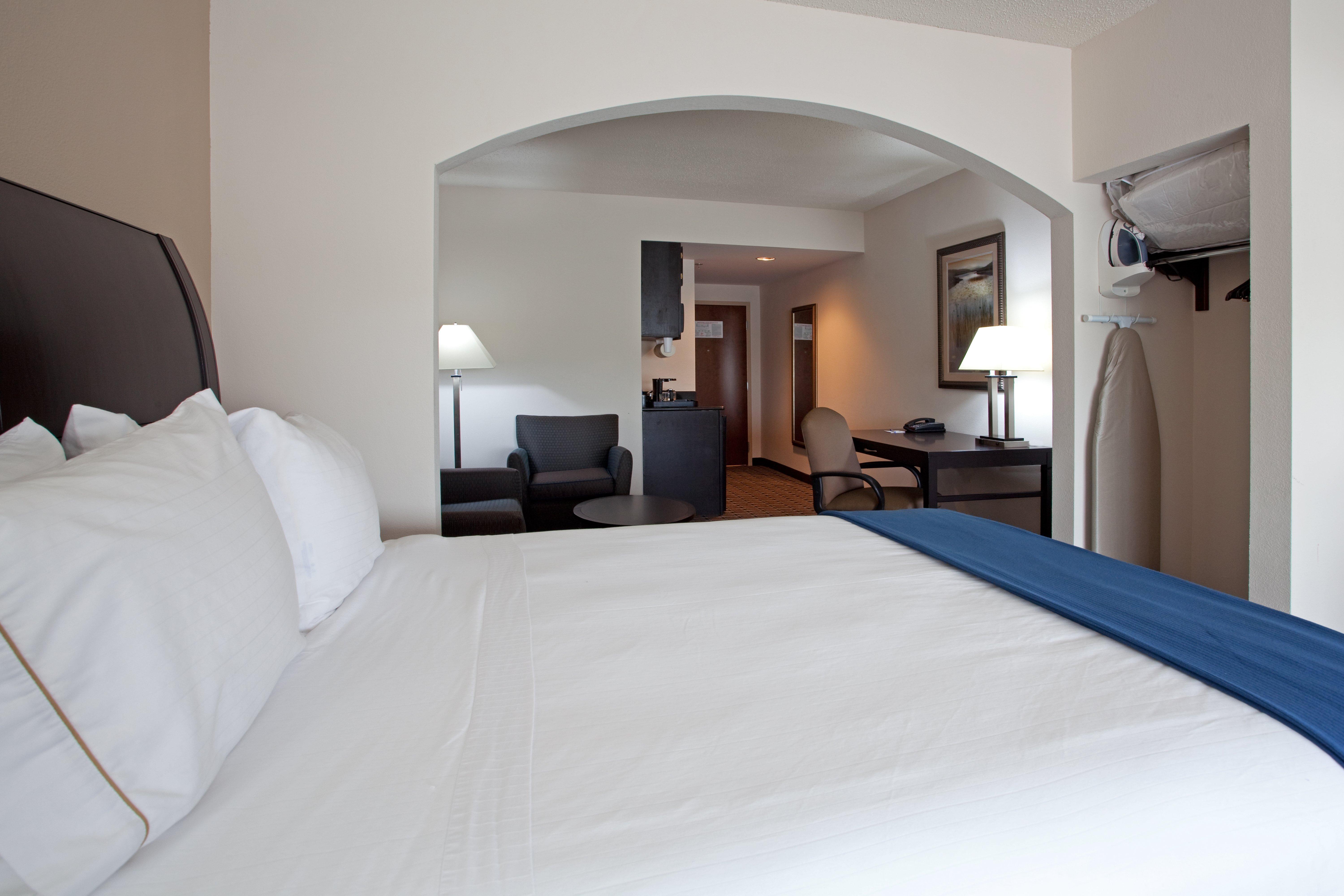 Holiday Inn Express Hotel & Suites Hope Mills-Fayetteville Airport By Ihg Dış mekan fotoğraf