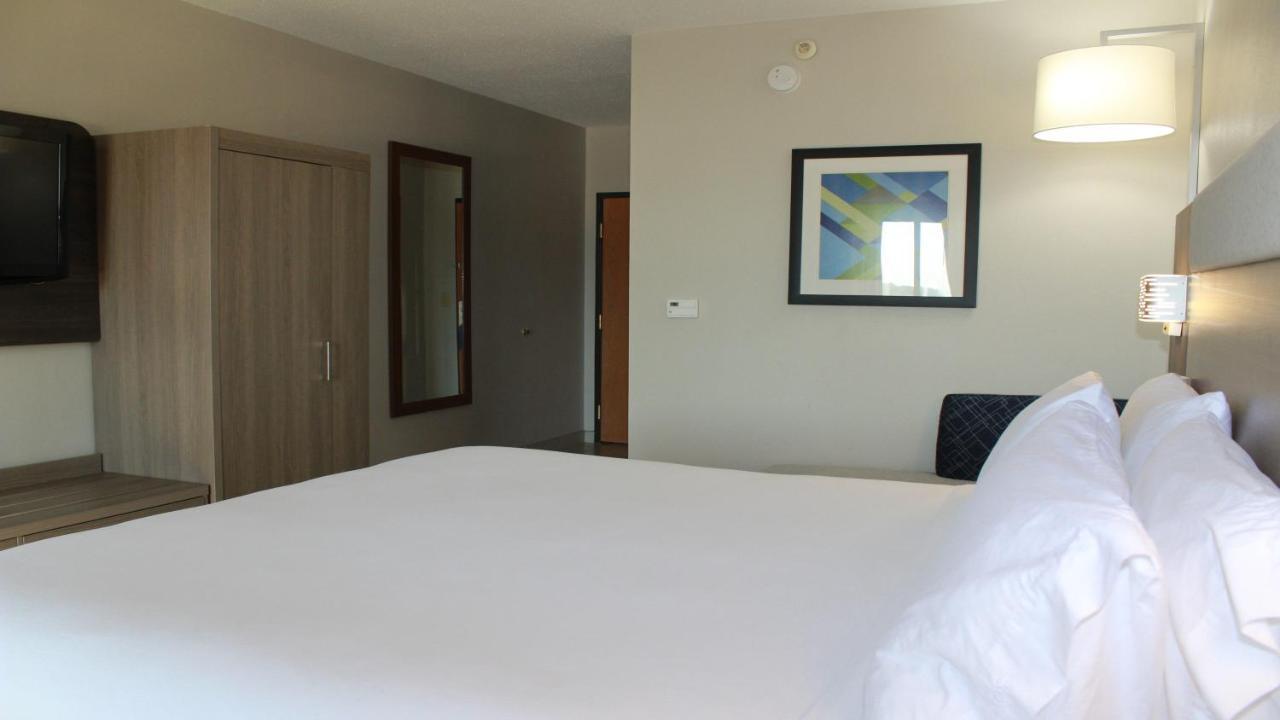 Holiday Inn Express Hotel & Suites Hope Mills-Fayetteville Airport By Ihg Dış mekan fotoğraf