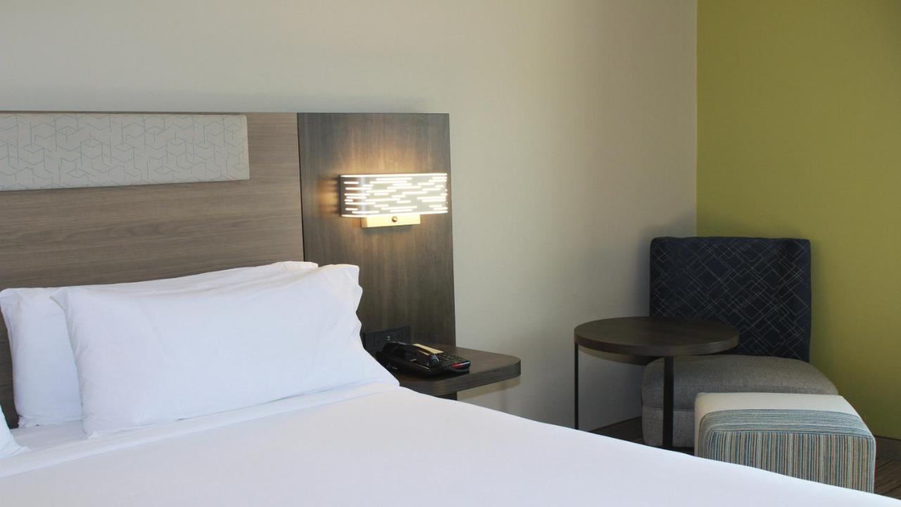 Holiday Inn Express Hotel & Suites Hope Mills-Fayetteville Airport By Ihg Dış mekan fotoğraf