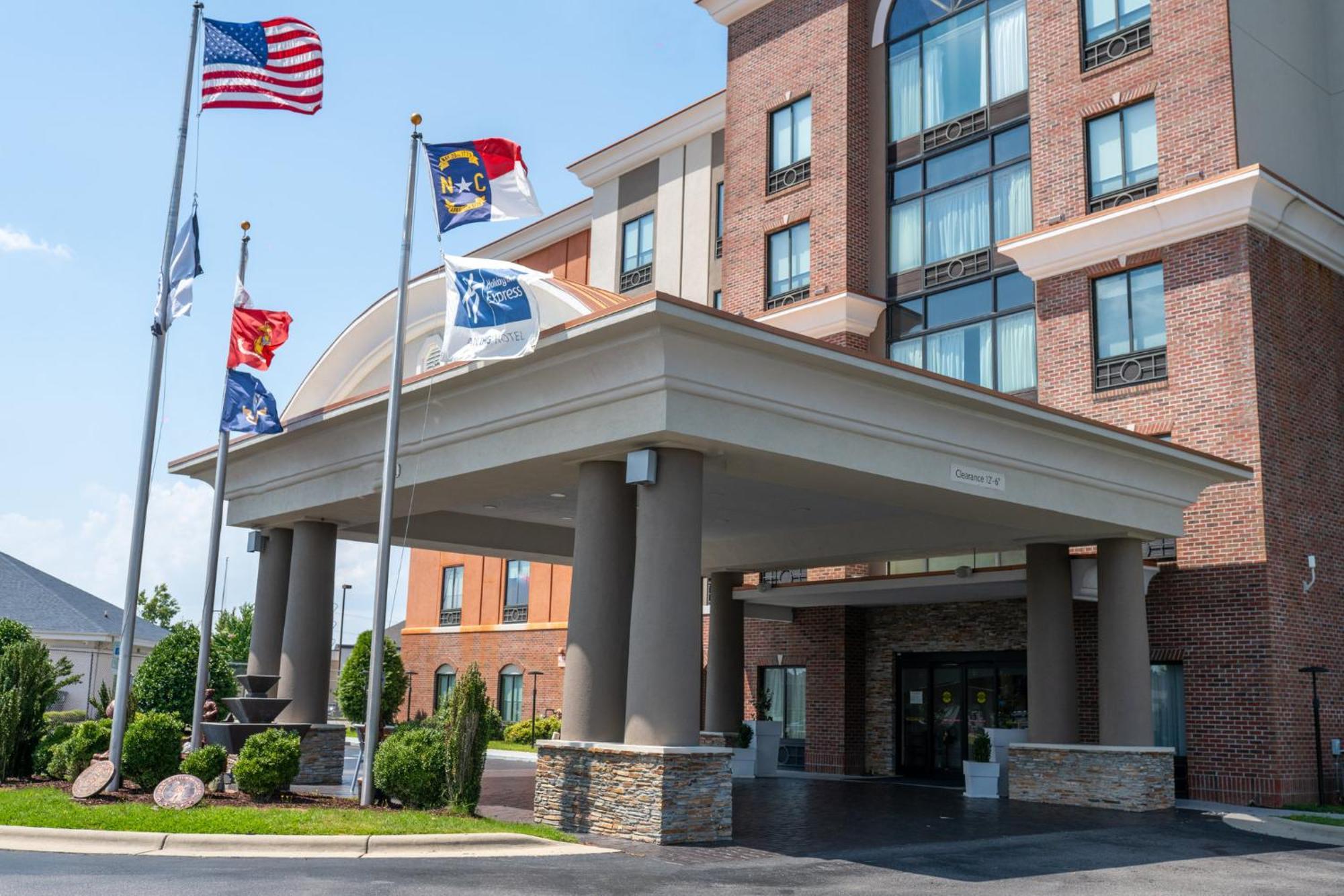 Holiday Inn Express Hotel & Suites Hope Mills-Fayetteville Airport By Ihg Dış mekan fotoğraf