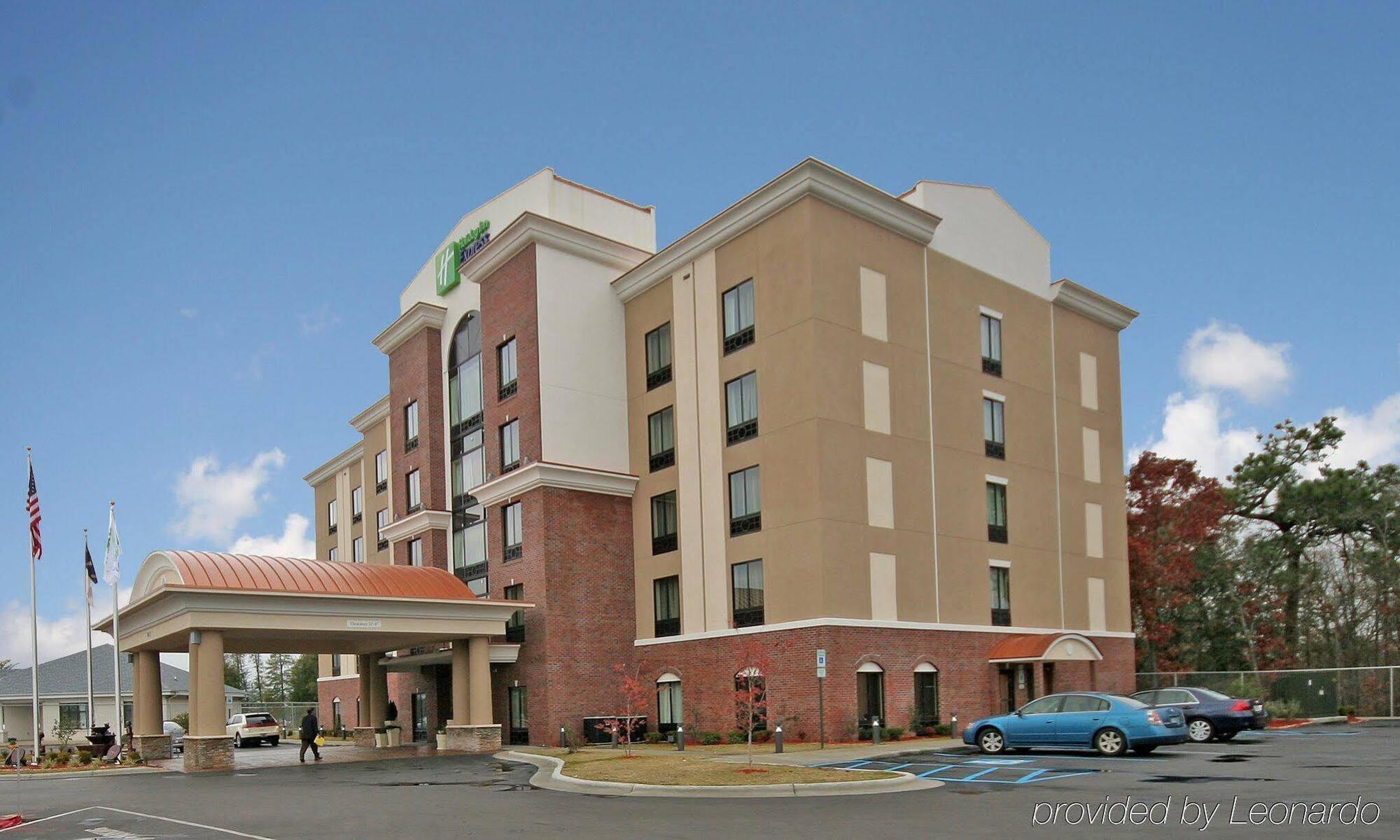 Holiday Inn Express Hotel & Suites Hope Mills-Fayetteville Airport By Ihg Dış mekan fotoğraf